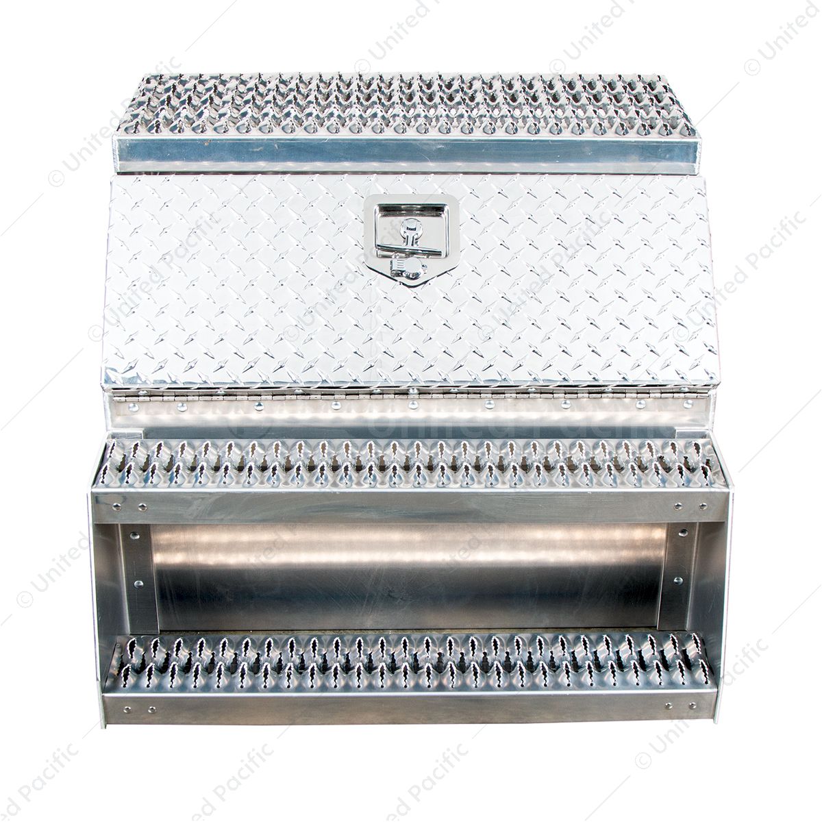 30"L X 25"W X 28"H Aluminum Step Saddle Box