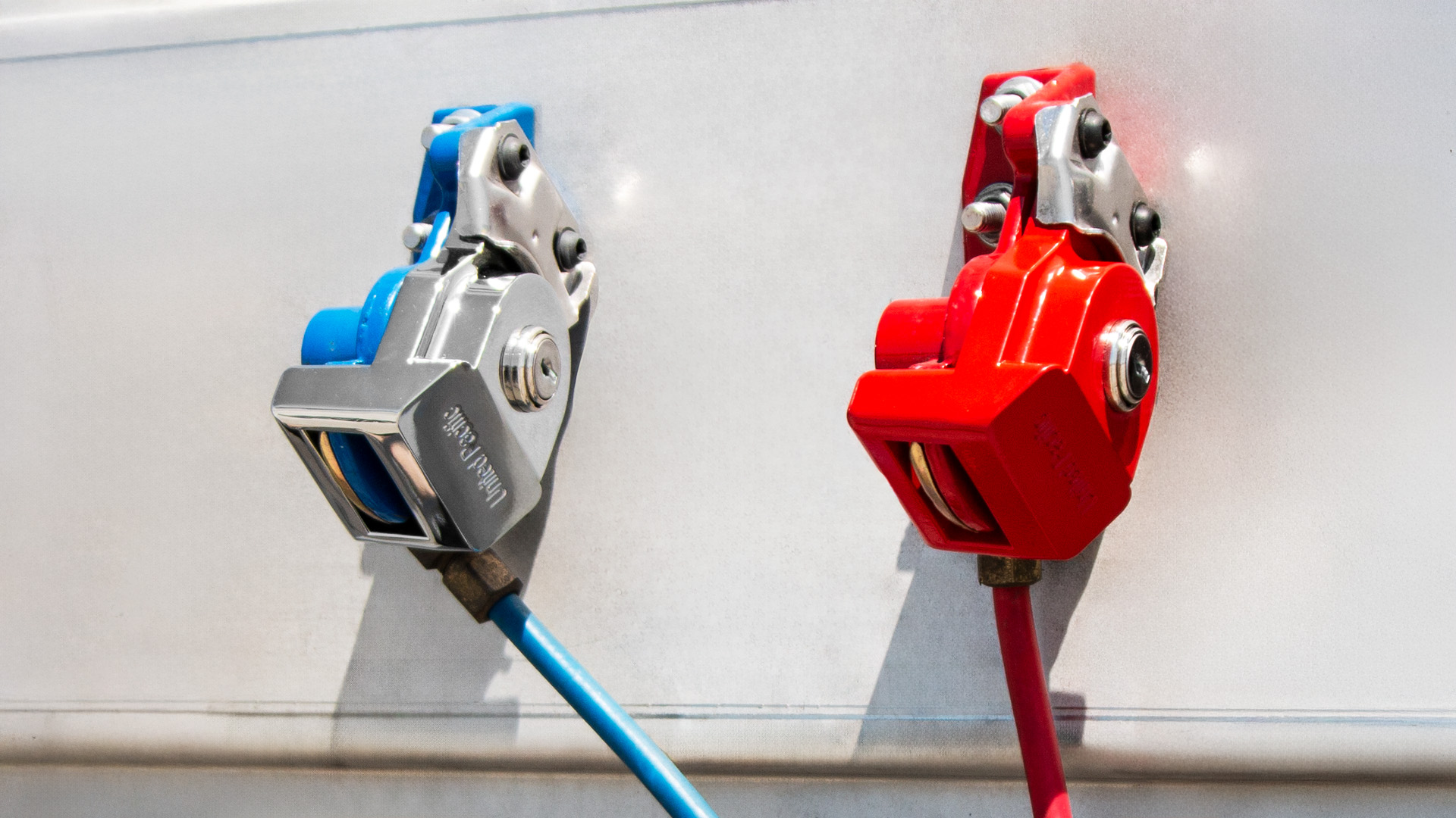 Glad Hand Locks - Red and Blue